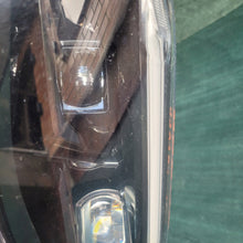 Load image into Gallery viewer, Frontscheinwerfer Toyota Yaris Cross 695060102 Links Scheinwerfer Headlight SCH7255871368qu