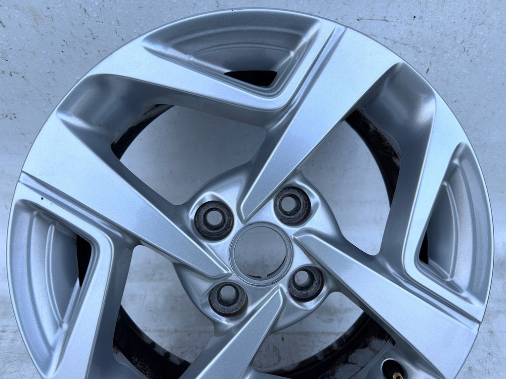 1x Alufelge 15 Zoll 6.0" 4x100 48ET Glanz Silber 52910-K7100 Hyundai I10 III I20