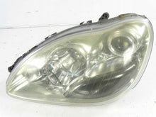Laden Sie das Bild in den Galerie-Viewer, Frontscheinwerfer Mercedes-Benz W220 A2208202361 Links Scheinwerfer Headlight SCH2185870551mi