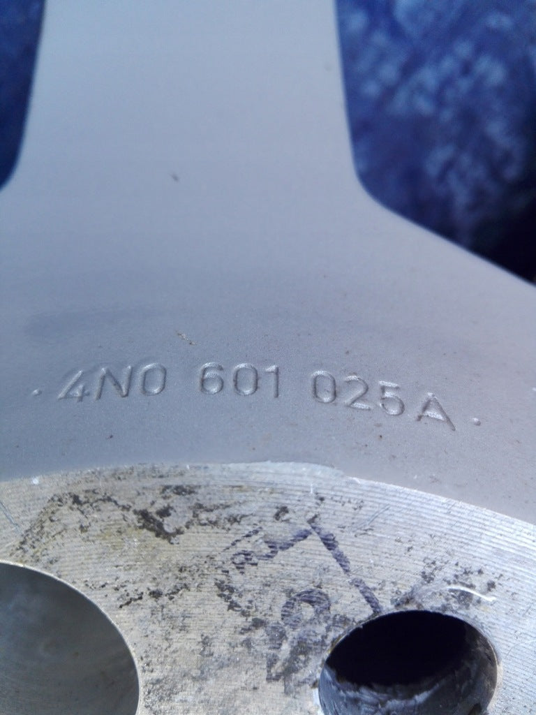 1x Alufelge 18 Zoll 8.0" 5x112 29ET Glanz Silber 4N0601025A Audi A8 D5 Rim Wheel FEL4393283258qj