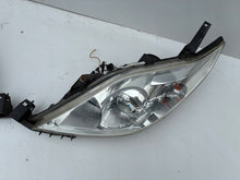 Laden Sie das Bild in den Galerie-Viewer, Frontscheinwerfer Mazda 5 I Xenon Ein Satz Scheinwerfer Headlight SCH5708621963gz