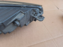 Laden Sie das Bild in den Galerie-Viewer, Frontscheinwerfer Skoda Octavia IV 5E4941015 Links Scheinwerfer Headlight SCH1154321791pr