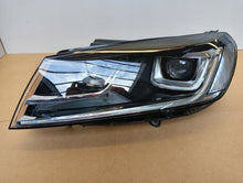 Laden Sie das Bild in den Galerie-Viewer, Frontscheinwerfer VW Touareg 7P1941033A Links Scheinwerfer Headlight