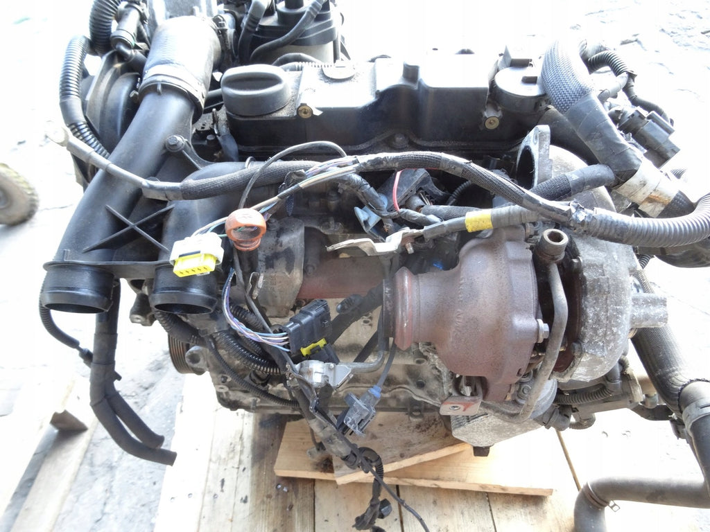 Motor Peugeot 5008 9H05 1.6 HDI 120TKm 2013 Diesel Engine Komplett