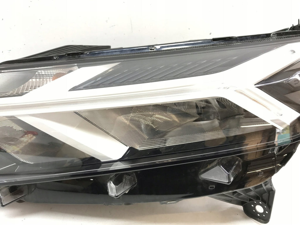 Frontscheinwerfer Dacia Sandero III Logan 260601750R Links Headlight