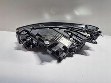 Laden Sie das Bild in den Galerie-Viewer, Frontscheinwerfer BMW 2 U06 5A42248-01 LED Ein Stück (Rechts oder Links) SCH5184229777mz