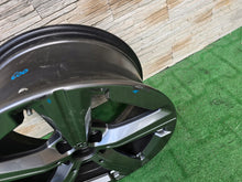 Laden Sie das Bild in den Galerie-Viewer, 1x Alufelge 17 Zoll 7.0" 5x112 6898044 BMW 2 U06 Rim Wheel FEL2987140950tp