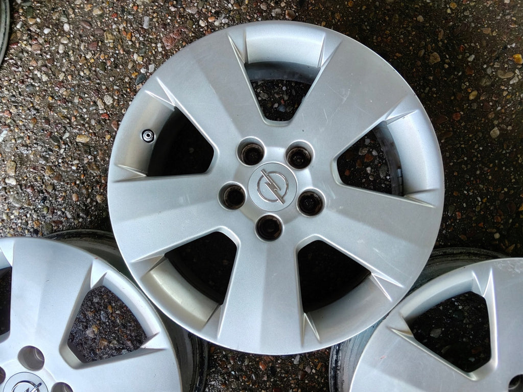 4x Alufelge 16 Zoll 6.5" 5x110 41ET Glanz Silber Opel Vectra Rim Wheel FEL4250732169uv