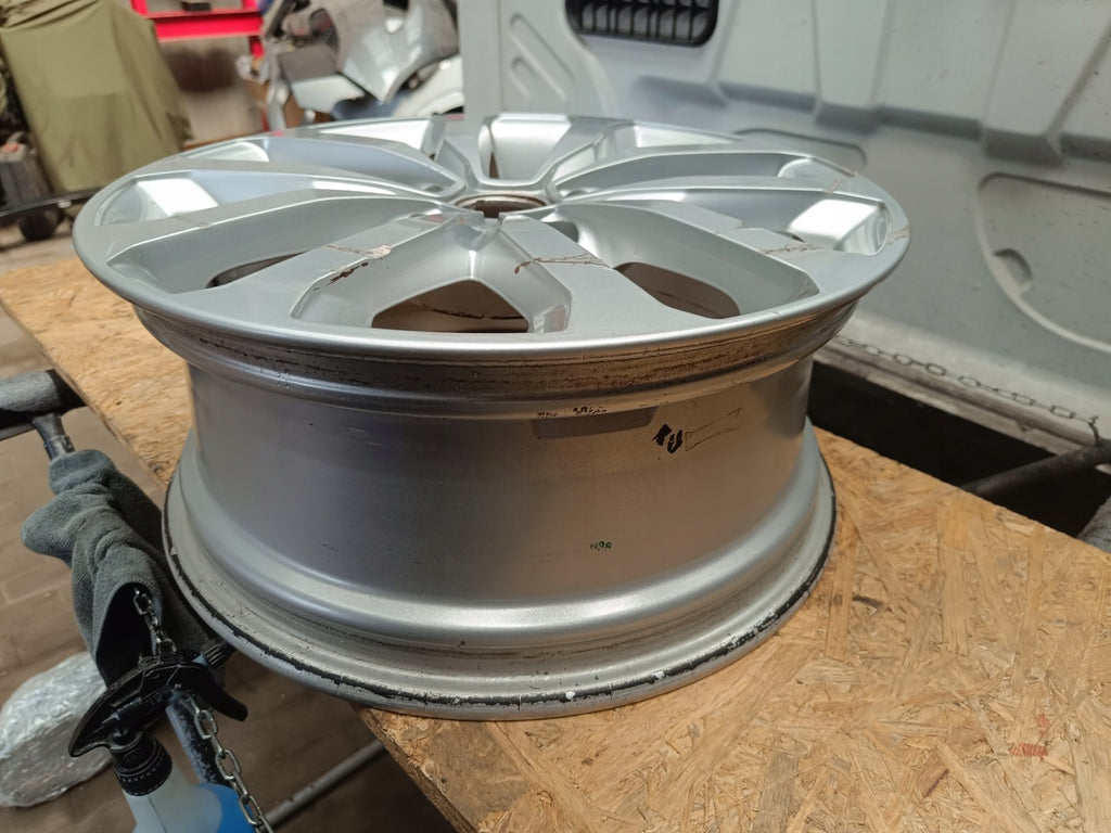 1x Alufelge 17 Zoll 7.0" 5x114.3 40ET Glanz Silber 403008177DC Renault Kadjar FEL5879948500td