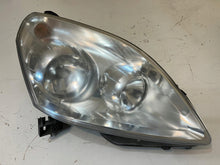 Laden Sie das Bild in den Galerie-Viewer, Frontscheinwerfer Opel Zafira B 13260845 Rechts Scheinwerfer Headlight