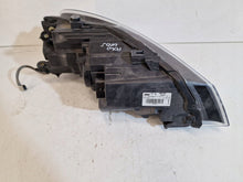 Laden Sie das Bild in den Galerie-Viewer, Frontscheinwerfer VW Polo 90042189 Links Scheinwerfer Headlight SCH6696686502bw