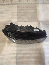 Load image into Gallery viewer, Frontscheinwerfer Skoda Fabia IV 6VB941016B 6VB941015B LED Rechts Headlight SCH7404051101gf