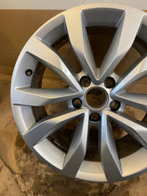 Load image into Gallery viewer, 1x Alufelge 17 Zoll 6.5&quot; 5x112 5C0601025F VW Beetle Rim Wheel