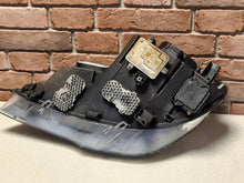 Laden Sie das Bild in den Galerie-Viewer, Frontscheinwerfer BMW X5 E70 7221896 Xenon Rechts Scheinwerfer Headlight SCH7662208425ls