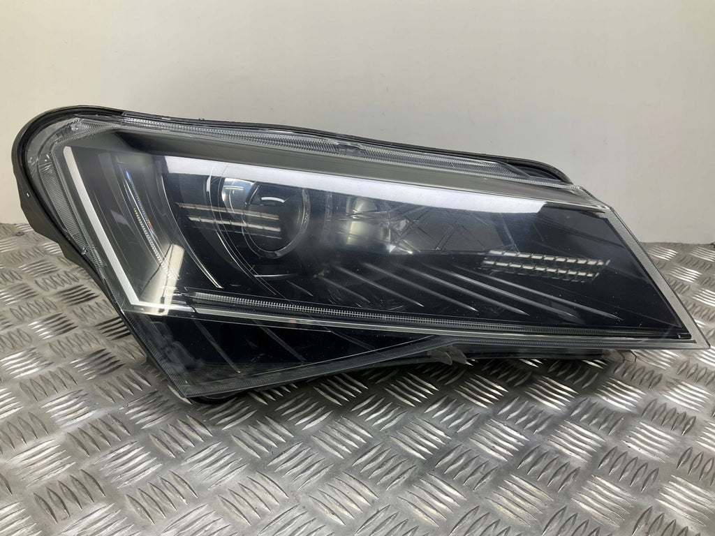 Frontscheinwerfer Skoda Superb 3V2941016A Rechts Scheinwerfer Headlight SCH8860794598si