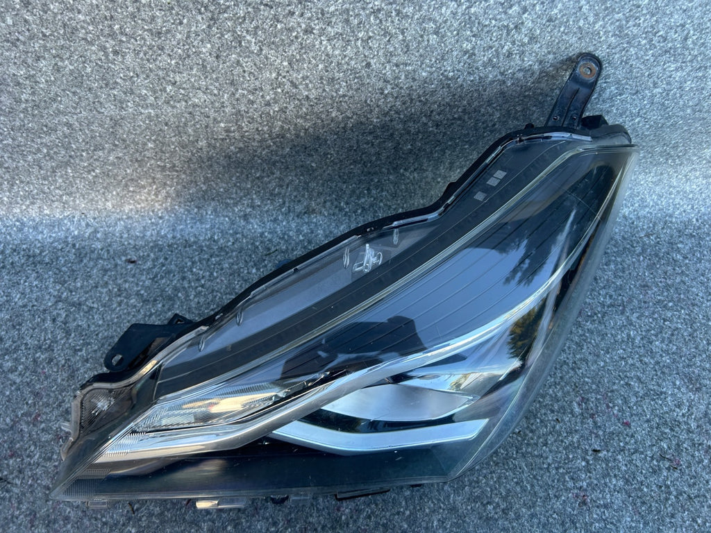 Frontscheinwerfer Toyota Yaris Links Scheinwerfer Headlight SCH2138419501eb