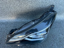 Laden Sie das Bild in den Galerie-Viewer, Frontscheinwerfer Toyota Yaris Links Scheinwerfer Headlight SCH2138419501eb