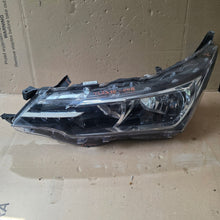 Laden Sie das Bild in den Galerie-Viewer, Frontscheinwerfer Toyota Corolla 81150-02L50 Ein Stück (Rechts oder Links)