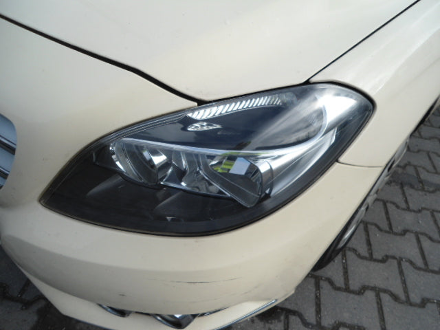 Frontscheinwerfer Mercedes-Benz W246 Ein Stück (Rechts oder Links) Headlight