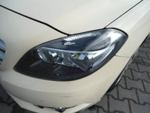 Laden Sie das Bild in den Galerie-Viewer, Frontscheinwerfer Mercedes-Benz W246 Ein Stück (Rechts oder Links) Headlight