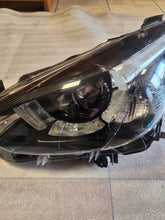 Load image into Gallery viewer, Frontscheinwerfer Mazda D09K-51040 Links Scheinwerfer Headlight SCH2693312611jz