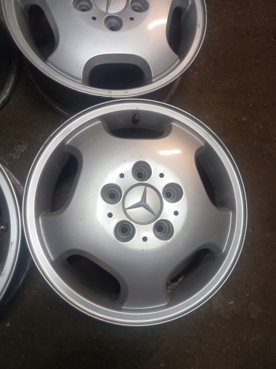 4x Alufelge 15 Zoll 5.5" 5x112 54ET Glanz Silber A1684011702 Mercedes-Benz W204 FEL2844159519lu