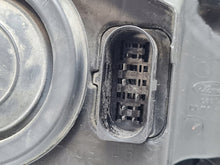 Laden Sie das Bild in den Galerie-Viewer, Frontscheinwerfer Ford Tourneo Connect Transit 90036436 DT1113W030DC Links SCH9770572099lz