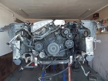 Laden Sie das Bild in den Galerie-Viewer, Motor BMW E91 E60 E90 E61 YUGUYGGGGH 2005 Benzin Engine Unkomplett
