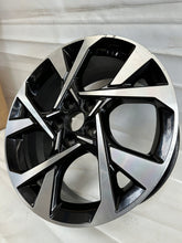 Load image into Gallery viewer, 1x Alufelge 18 Zoll 7.5" 5x114.3 52ET Glanz Silber 52910-J9800 Hyundai Kona FEL9195505578lx