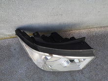 Laden Sie das Bild in den Galerie-Viewer, Frontscheinwerfer Hyundai H350 LED Rechts Scheinwerfer Headlight