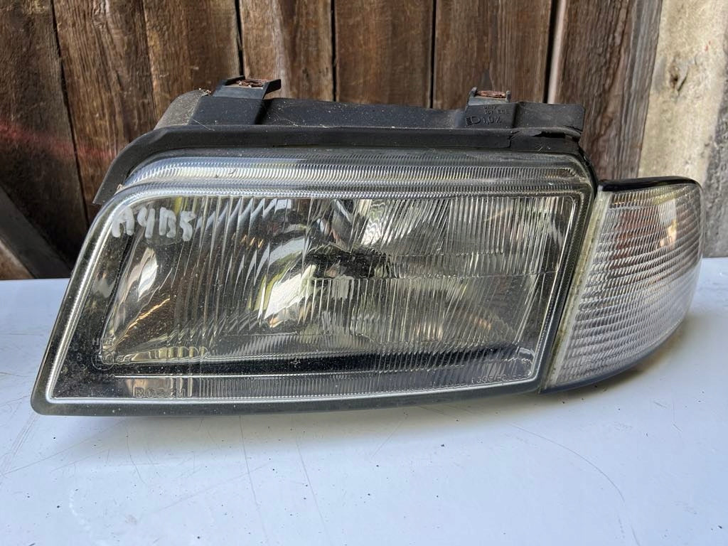 Frontscheinwerfer Audi A4 B5 Ein Stück (Rechts oder Links) Headlight