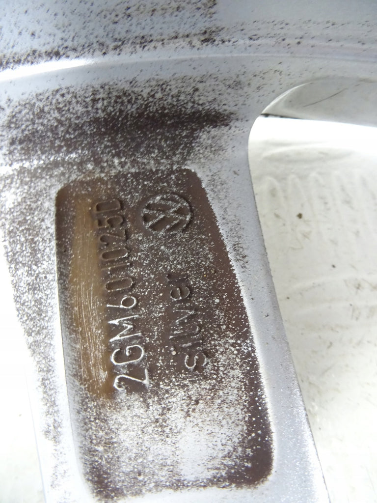 1x Alufelge 17 Zoll 6.5" 5x100 39ET 2GM601025D VW T-Cross Rim Wheel