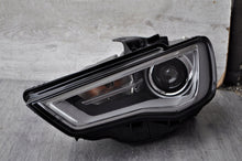 Laden Sie das Bild in den Galerie-Viewer, Frontscheinwerfer Audi A3 8V0941005 Bi-Xenon Links Scheinwerfer Headlight