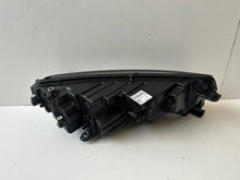 Laden Sie das Bild in den Galerie-Viewer, Frontscheinwerfer Skoda Octavia IV 5E4941015 Full LED Links Headlight SCH8681332112dy