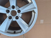 Laden Sie das Bild in den Galerie-Viewer, 1x Alufelge 17 Zoll 7.0" 5x112 81A601025B- Audi Q2 Rim Wheel FEL1090151053mt