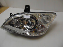 Laden Sie das Bild in den Galerie-Viewer, Frontscheinwerfer Mercedes-Benz Vito W639 A6398202861 Xenon Links Headlight