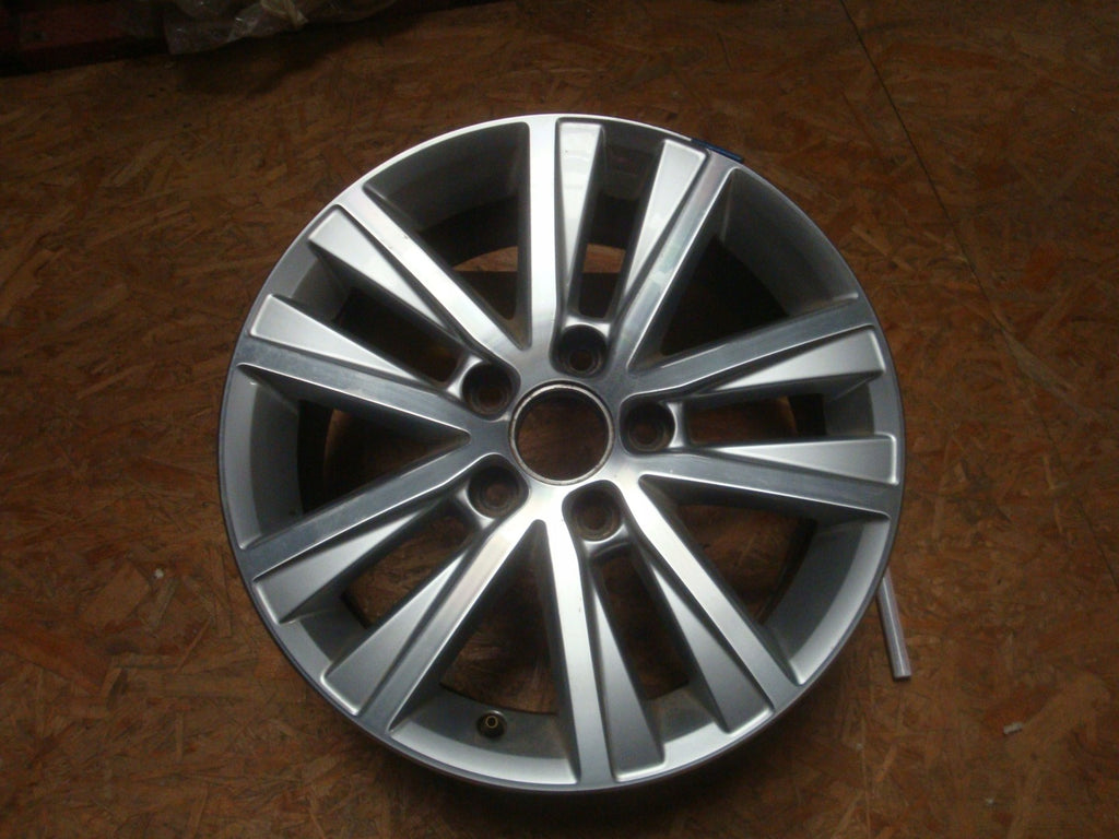 1x Alufelge 16 Zoll 6.5" 5x112 50ET 5K0601025AE VW Golf Vi Rim Wheel