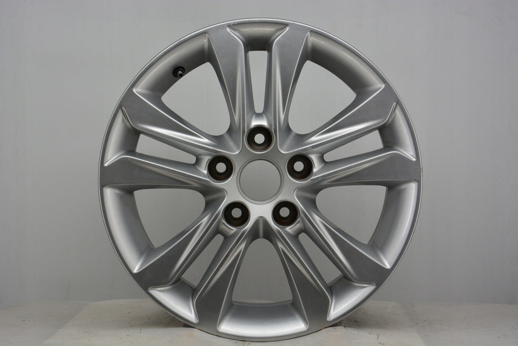 1x Alufelge 16 Zoll 6.5" 5x114.3 50ET Glanz Silber 52910A5300 Hyundai Elantra