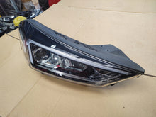 Laden Sie das Bild in den Galerie-Viewer, Frontscheinwerfer Hyundai Tucson 92102-D7600 LED Rechts Scheinwerfer Headlight