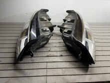Laden Sie das Bild in den Galerie-Viewer, Frontscheinwerfer VW Multivan 7E1941005D 7E1941006A Ein Satz Headlight SCH5513429311cr