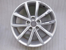 Laden Sie das Bild in den Galerie-Viewer, 1x Alufelge 17 Zoll 8.5" 5x112 50ET Glanz Silber 8J0601025BE Audi Tt Rim Wheel FEL1655492908nk