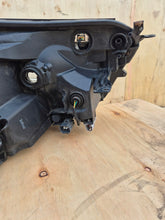 Laden Sie das Bild in den Galerie-Viewer, Frontscheinwerfer Toyota Rav 4 I Full LED Links Scheinwerfer Headlight SCH9285608538bc