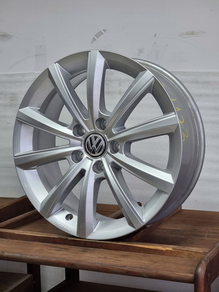 1x Alufelge 17 Zoll 6.5" 5x112 38ET Glanz Graphit 5NA071497A VW Tiguan Rim Wheel