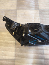 Laden Sie das Bild in den Galerie-Viewer, Frontscheinwerfer Ford Focus JX7B13W030CE Links Scheinwerfer Headlight SCH8949547323ge