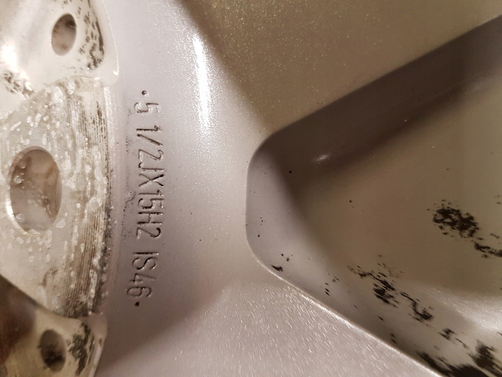 1x Alufelge 15 Zoll 5.5" 5x112 46ET Glanz Silber 6855101 Mini F57 F56 F55 FEL3164975525br