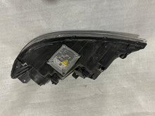 Laden Sie das Bild in den Galerie-Viewer, Frontscheinwerfer Kia Sorento I 920102 Xenon Rechts Scheinwerfer Headlight SCH8568163099ri