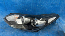 Load image into Gallery viewer, Frontscheinwerfer Kia Sportage F1921-07080 Xenon Links Scheinwerfer Headlight SCH5434695726rb