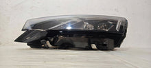 Laden Sie das Bild in den Galerie-Viewer, Frontscheinwerfer Skoda Octavia IV 5E4941035 Links Scheinwerfer Headlight SCH1318607901fa
