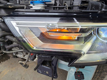 Laden Sie das Bild in den Galerie-Viewer, Frontscheinwerfer Audi A3 8V0941043E Xenon Links Scheinwerfer Headlight