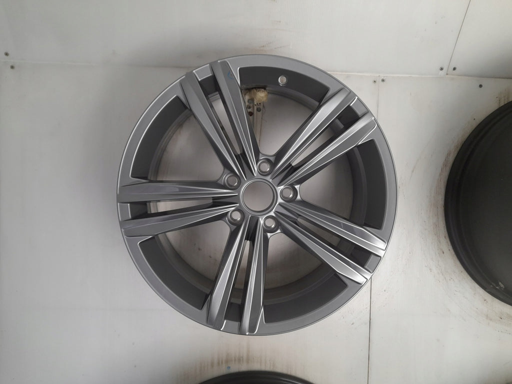 1x Alufelge 18 Zoll 7.0" 5x112 43ET Glanz Graphit 5NA601025M VW Rim Wheel FEL5848774781pj